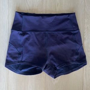 Lululemon in movement shorts 2.5” sz 6